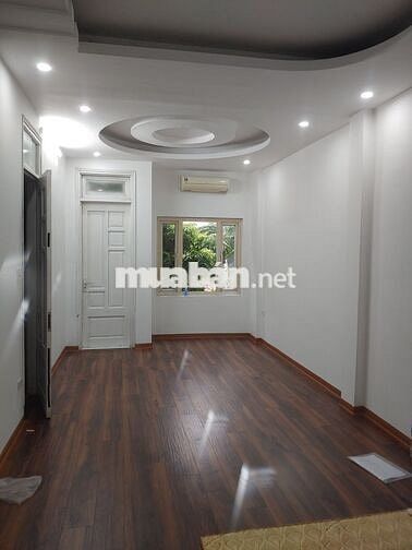 Cho thuê nhà đẹp nguyên căn 6 pn tại Quan Nhân