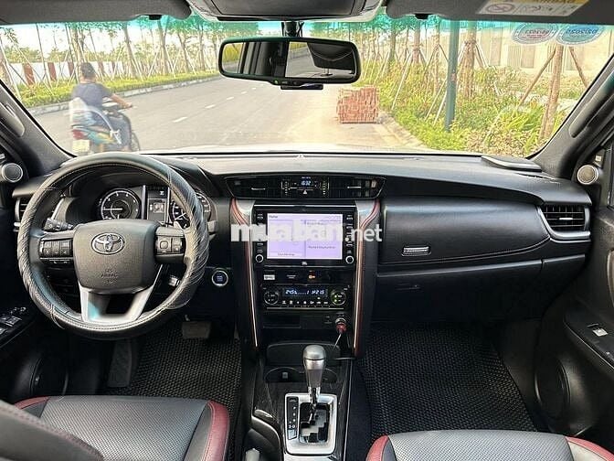 Toyota Fortuner 2023 Legender 2.4L 4x2 AT 29000 km