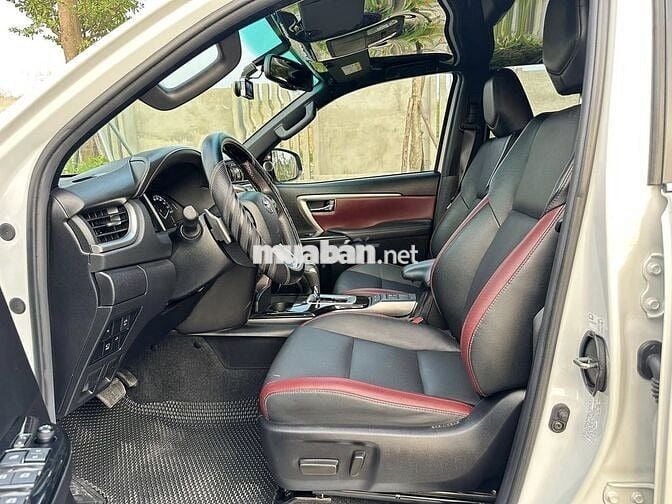 Toyota Fortuner 2023 Legender 2.4L 4x2 AT 29000 km