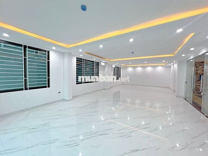 Cho thuê văn phòng tại  Lê Trọng Tấn sàn 90m2 nhà xây mới view hồ.