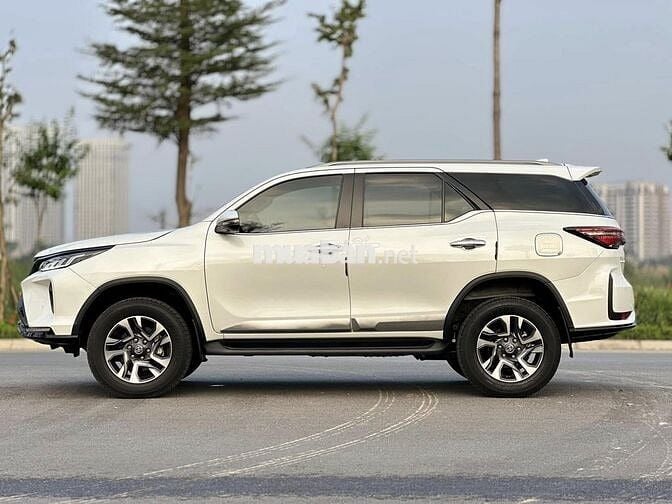 Toyota Fortuner 2023 Legender 2.4L 4x2 AT 29000 km