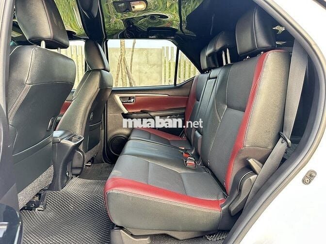 Toyota Fortuner 2023 Legender 2.4L 4x2 AT 29000 km