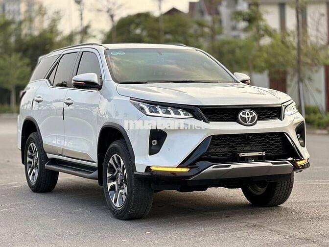 Toyota Fortuner 2023 Legender 2.4L 4x2 AT 29000 km