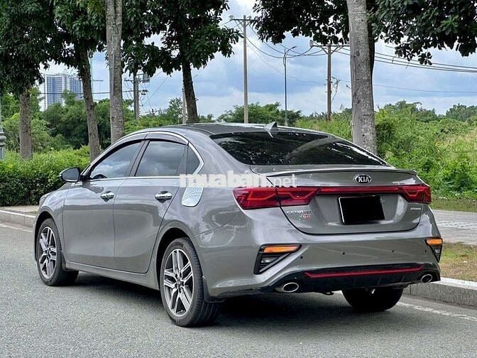 KIA CERATO 2.0 PREMIUM- 15000 km