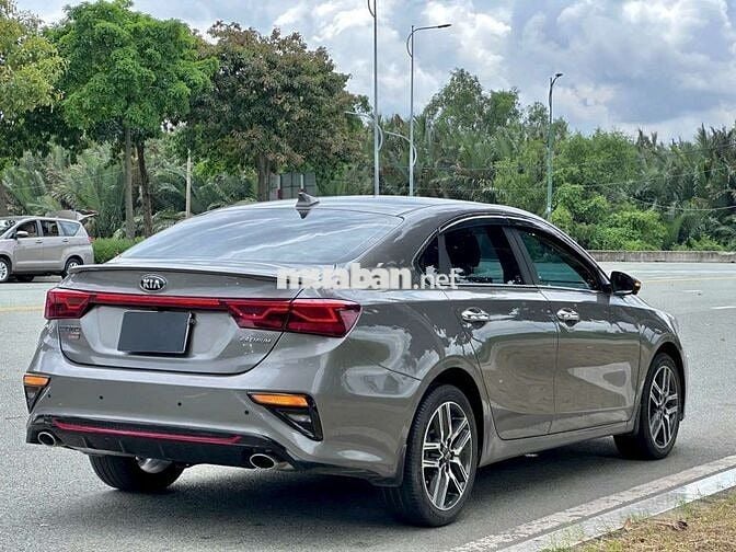 KIA CERATO 2.0 PREMIUM- 15000 km