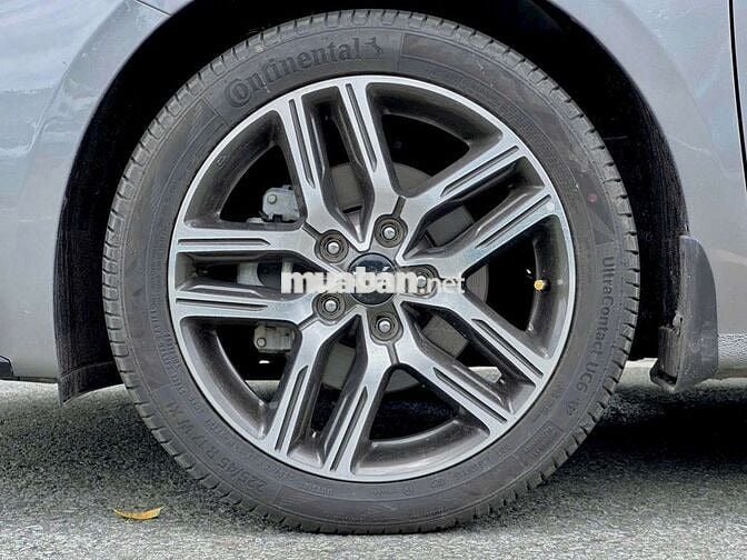 KIA CERATO 2.0 PREMIUM- 15000 km