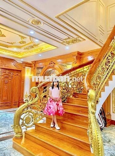 Tòa nhà chi thuê gồm 10 phòng trọ