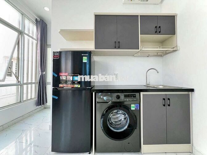 Căn Hộ Tách Bếp Rộng Rãi Thoáng Mát Ngay hoàng Sa vòng xoay dân chủ