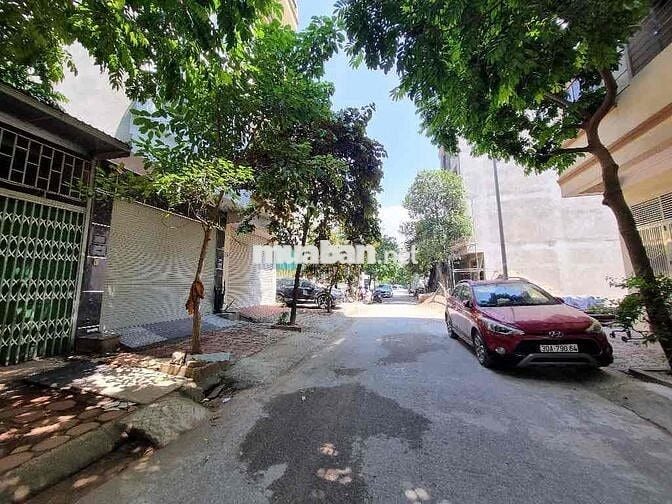 LK Mậu Lương 50m mt4m vỉ hè ôtô,xây cực kì chắc chắn,ô chờ thang máy