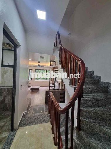 LK Mậu Lương 50m mt4m vỉ hè ôtô,xây cực kì chắc chắn,ô chờ thang máy