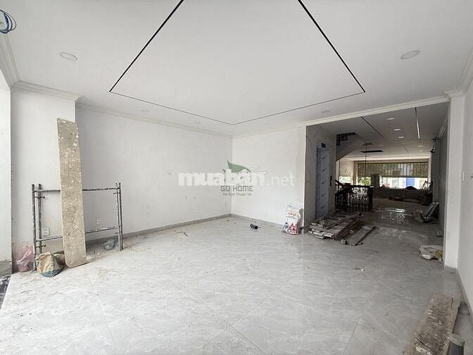 NHÀ  4 TẦNG CÓ THANG MÁY ĐƯỜNG THÍCH QUẢNG ĐỨC GIÁ 42 TRIỆU/THÁNG