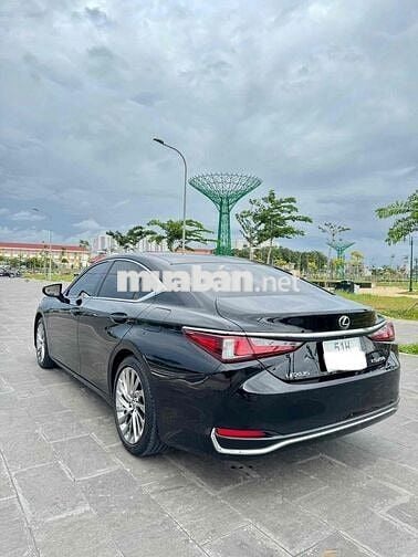 Lexus ES 2020 250 - 27600 km