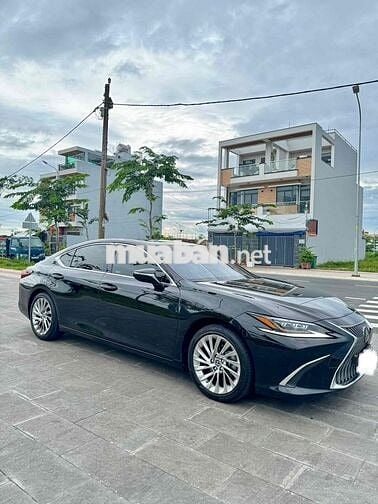 Lexus ES 2020 250 - 27600 km