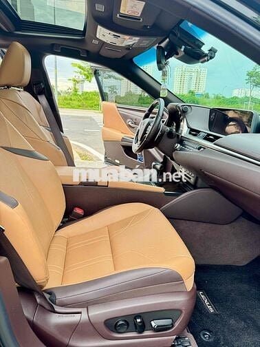 Lexus ES 2020 250 - 27600 km