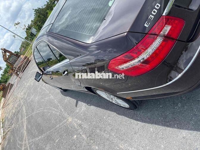 Mercedes Benz E Class 2010 E300 - 123456 km