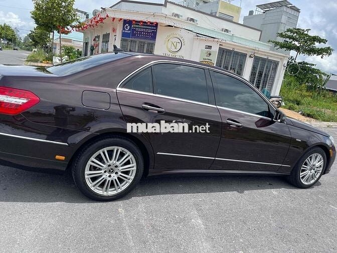 Mercedes Benz E Class 2010 E300 - 123456 km