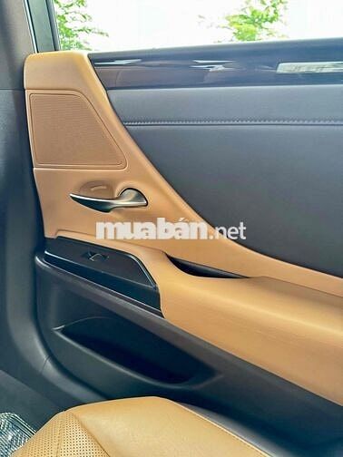 Lexus ES 2020 250 - 27600 km
