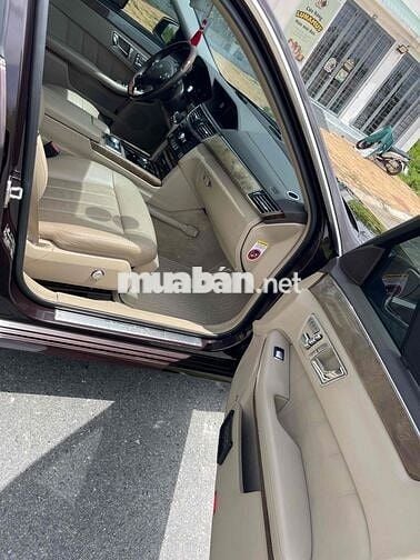 Mercedes Benz E Class 2010 E300 - 123456 km