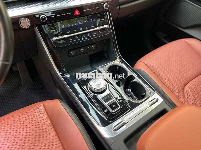 Kia Carnival 2022 2.2D Signature 7 ghế