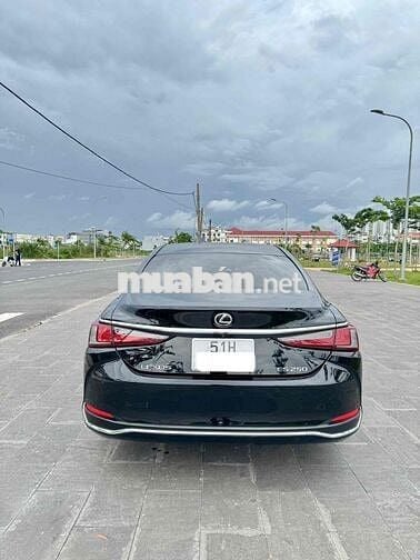 Lexus ES 2020 250 - 27600 km