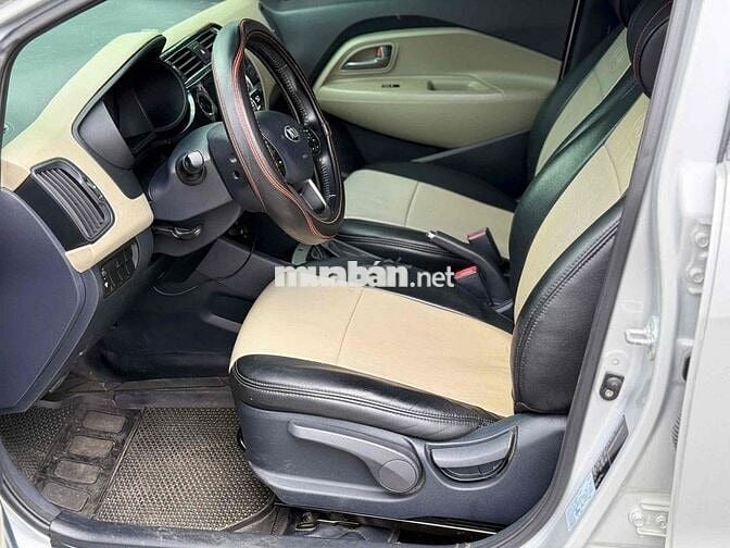 Kia Rio 2015 1.4 AT Sedan - 98000 km