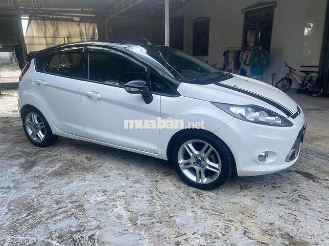 Ford Fiesta 2011 1.6 AT Hatchback - 95000 km