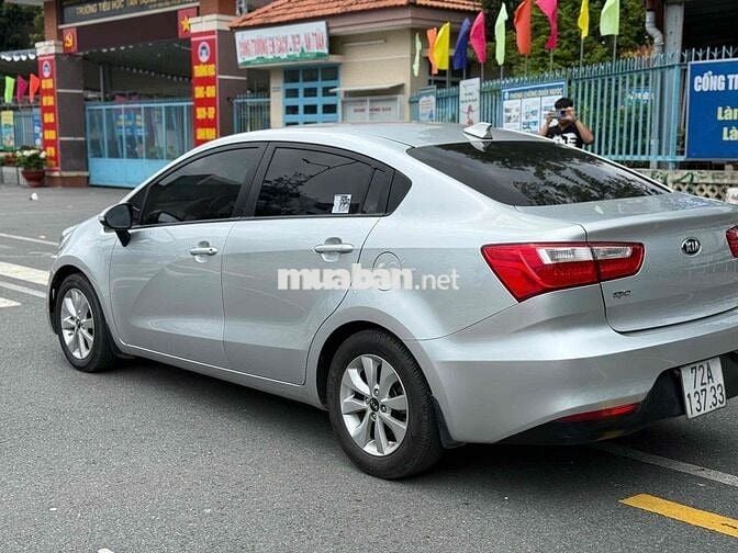 Kia Rio 2015 1.4 AT Sedan - 98000 km