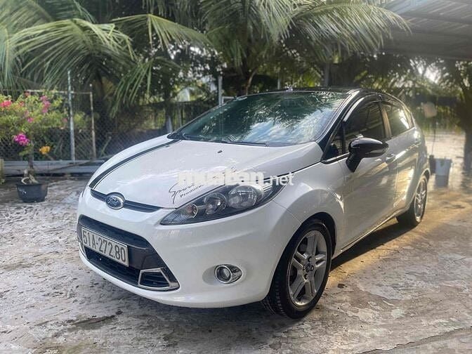 Ford Fiesta 2011 1.6 AT Hatchback - 95000 km