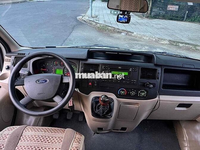 Ford Transit 2015 Luxury 16 chỗ xe cty cần bán