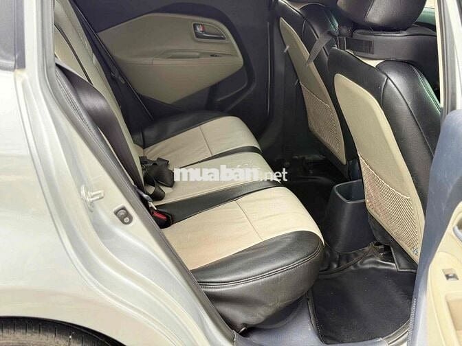 Kia Rio 2015 1.4 AT Sedan - 98000 km