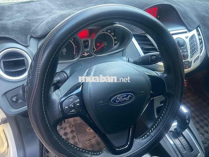 Ford Fiesta 2011 1.6 AT Hatchback - 95000 km