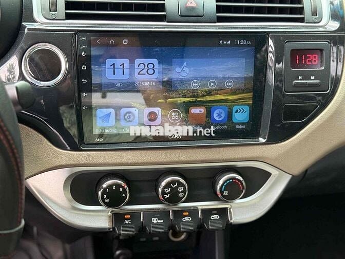Kia Rio 2015 1.4 AT Sedan - 98000 km
