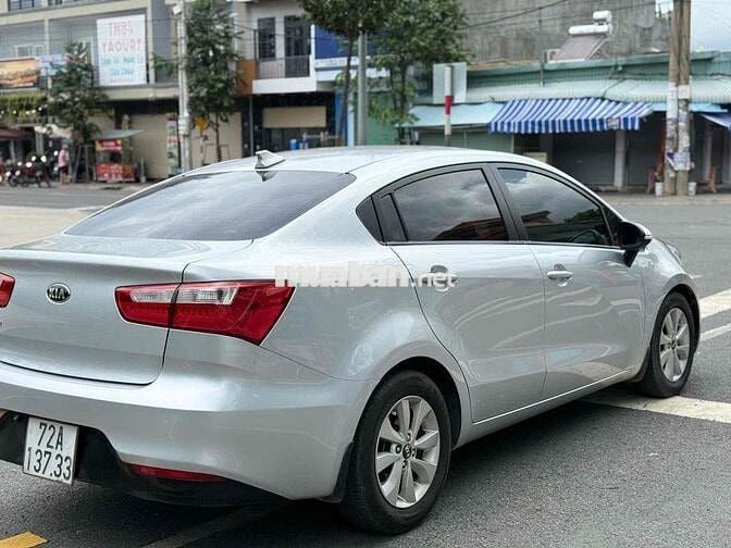 Kia Rio 2015 1.4 AT Sedan - 98000 km