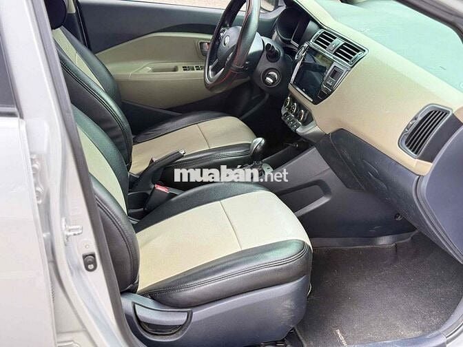 Kia Rio 2015 1.4 AT Sedan - 98000 km