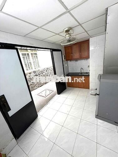 BÁN NHÀ TÔN ĐẢN Q4  VỊ TRÍ ĐẸP GẦN MẶT TIỀN TÔN ĐẢN