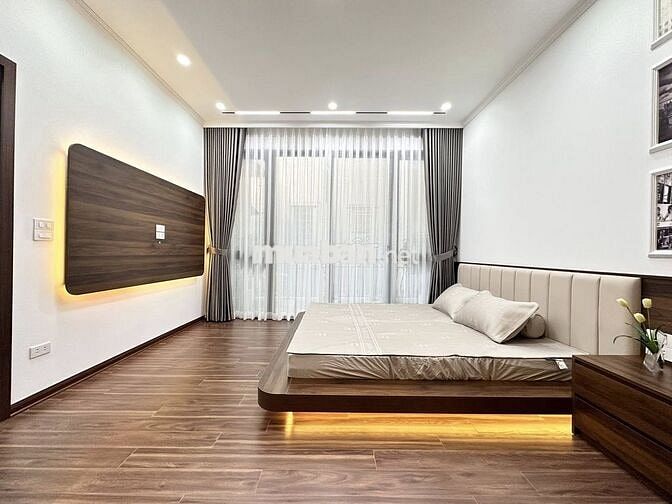 BÁN GẤP NHÀ KIM MÃ BA ĐÌNH,Ô TÔ ĐỖ CỬA ,THANG MÁY, 50M 5 TẦNG SIÊU ĐẸP