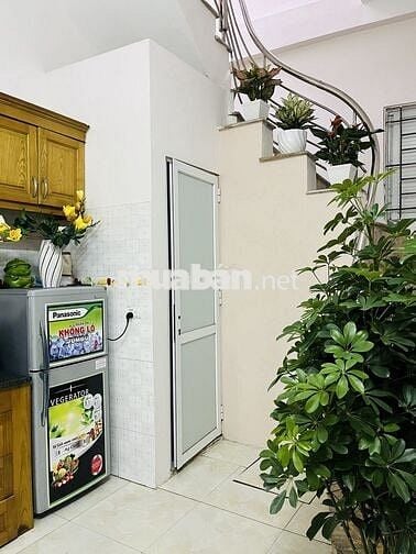 Chính chủ k qua môi giới cần bán nhà 3,5 tầng dân mới xây kiên cố