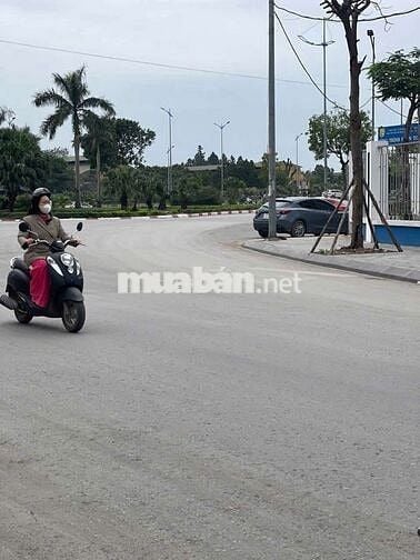 NHÀ MẶT PHỐ ĐỨC GIANG.VỈA HÈ KINH DOANH