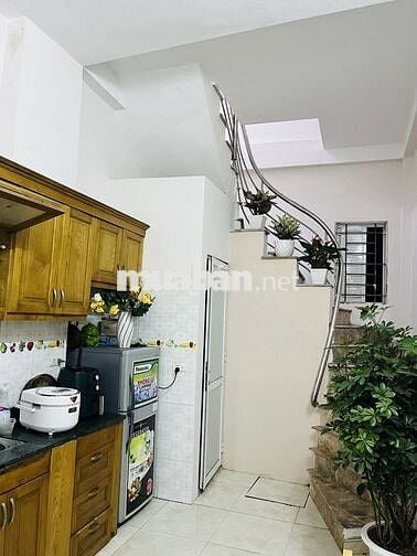 Chính chủ k qua môi giới cần bán nhà 3,5 tầng dân mới xây kiên cố
