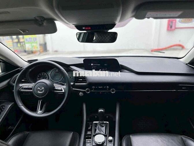 Mazda 3 2022 1.5L Deluxe - 33000 km