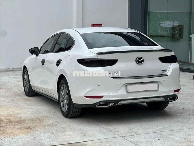 Mazda 3 2022 1.5L Deluxe - 33000 km
