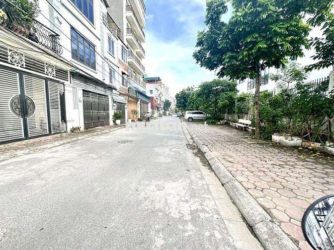 💥🏠 7 tầng thang máy - ô tô vào nhà ở Thạch Bàn - ngay cạnh công viên