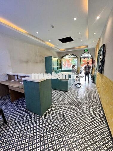 54A TRƯƠNG ĐỊNH P. BẾN THÀNH Q1 , DTSD : 300M2 NGANG 5M , CÓ 4 TẦNG