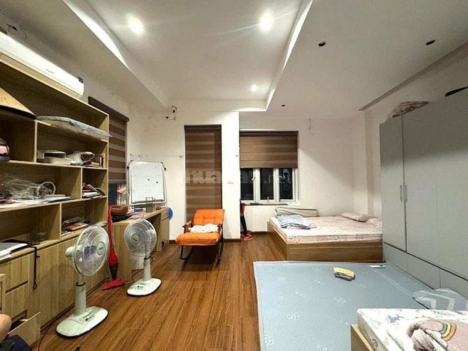 Doãn Kế Thiện 33m2*5T ngõ thông kinh doanh cách ô tô 20m, nhà đẹp 9 tỷ