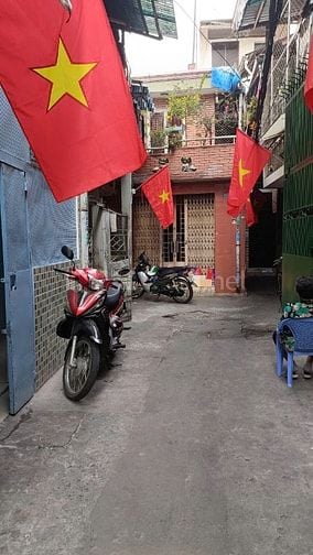 Mới!!CC cho thuê nhà 2 tầng,3x14,2pn/Trệt+Gác suốt : đẹp_9-triệu