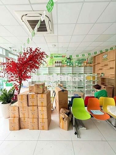 Mặt tiền nguyễn văn khối ngang  11m dài 45m