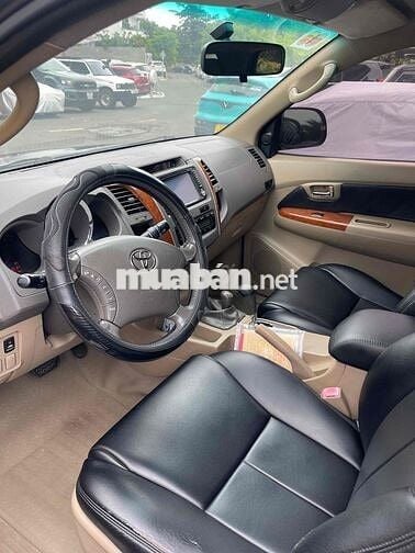 Toyota Fortuner 2009 2.7V 4x4 AT - 366000 km