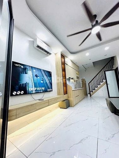 Bán nhà 4 tầng mới tại Bát Khối - Đông Dư