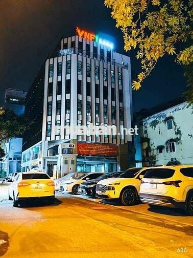 Nhà đẹp 55 m2 lô góc gần đại học ngoại thương phố Láng tập thể 2 ngủ .