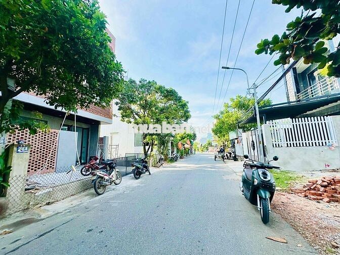Mặt Tiền Bình Kỳ Hòa Quý.Đường 7m5 quy hoạch có lề mỗi bên 3m.